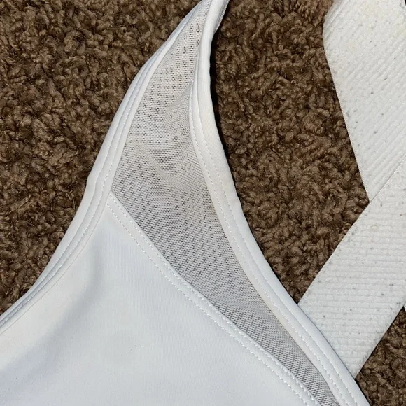 Yvette Criss Cross Adjustable Strap Sports Bra - Picture 3 of 9